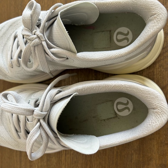 Lululemon bliss feel 2 women’s running shoe - Picture 3 of 6